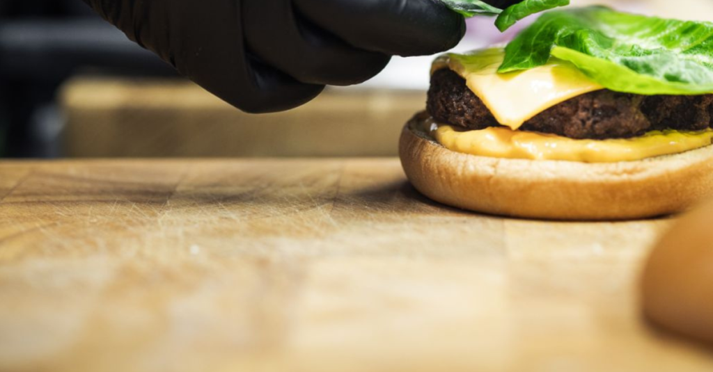 NEWS | Apetit’s new Vegan Burger Patty combines texture, taste and nutrition